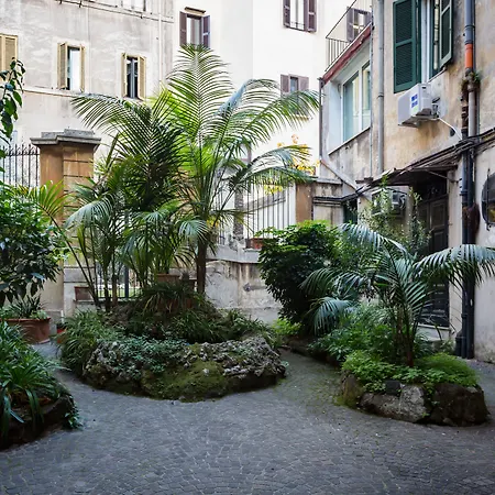 The Royal Story * Róma