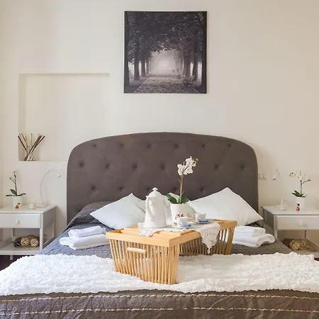 The Royal Story * Róma